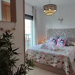Junto Playa Levante Con Terraza Chill-out-2 Wcs-a Estrenar Gemelos 23 公寓